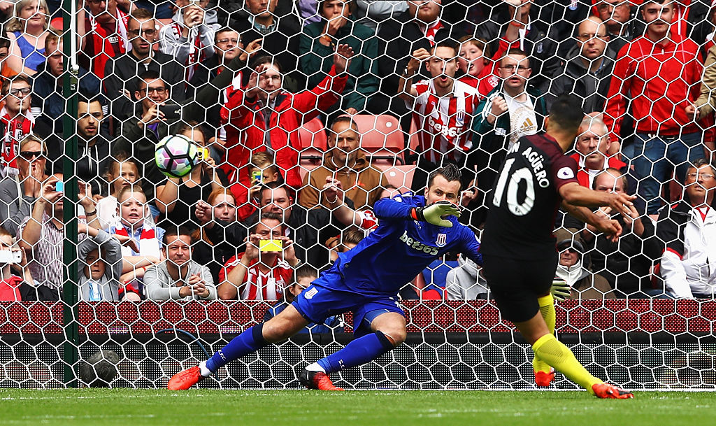 Sergio Aguero, Shay Given Sergio Aguero, Shay Given