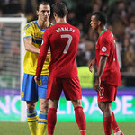 Ibrahimovic e Ronaldo cumprimentam-se Ibrahimovic e Ronaldo cumprimentam-se