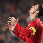 Ronaldo pede ajuda aos céus Ronaldo pede ajuda aos céus