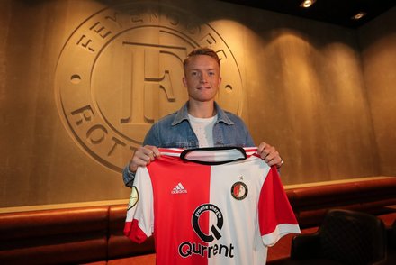 Sam Larsson assina pelo Feyenoord