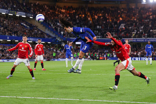 Chelsea se impone ante Manchester United en la jornada 37 de la Premier League