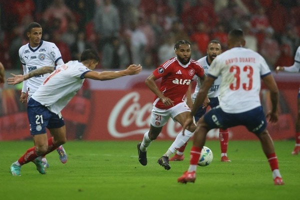Internacional logra una ajustada victoria contra Bahia en la Copa Libertadores