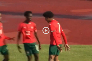 <i>Disparo</i> con el pie izquierdo y celebracin como su padre: aqu est el primer gol de Cristiano Ronaldo Jr. por Portugal