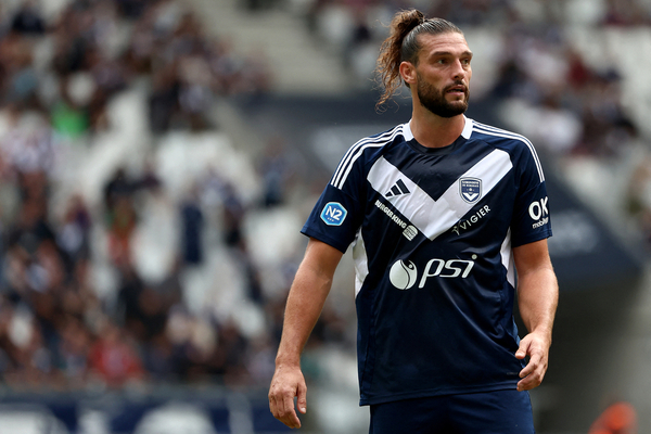 Andy Carroll deja el Bordeaux y quiere regresar a Inglaterra