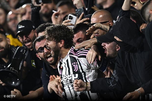 Juventus Extiende Racha Invicta Tras Vencer al Venezia en Emocionante Encuentro